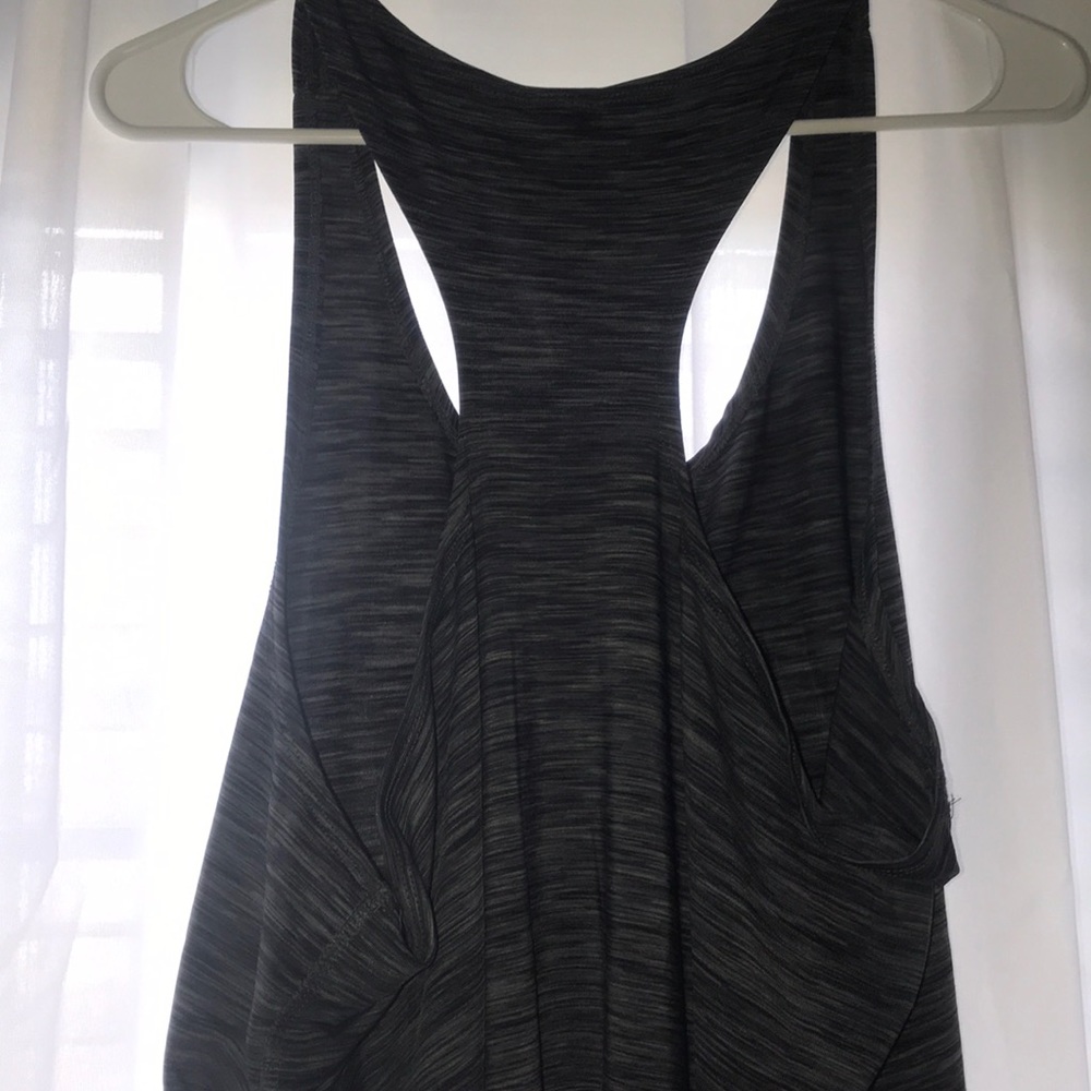 Workout top - Picture 3 of 5
